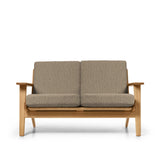 CH292 2 pers. sofa af Hans J. Wegner - Olieret eg - Bute Storr 8006 natural - Jacobsen Plus
