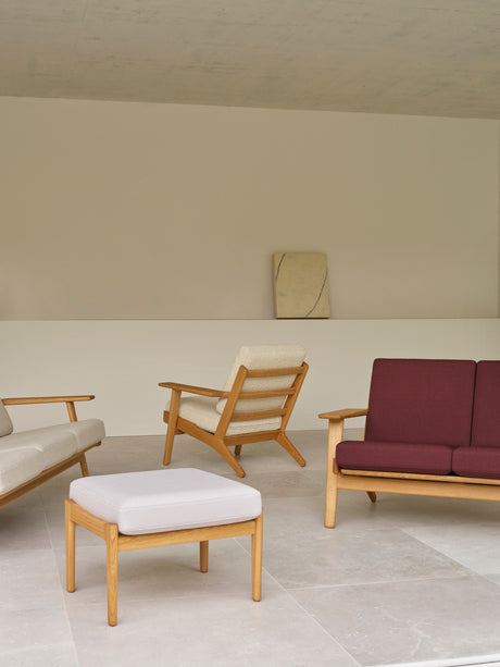CH290F skammel af Hans J. Wegner - Olieret eg - Serpentine 0118 - Jacobsen Plus