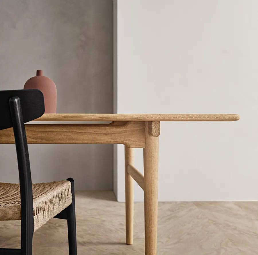 CH23 Spisestol, sort eg af Hans J. Wegner