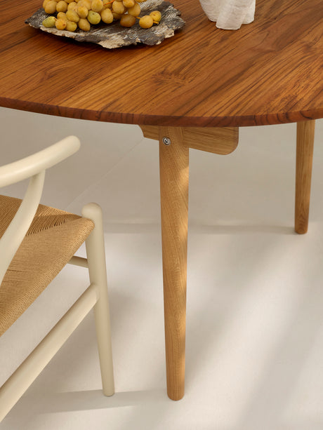 CH338 Spisebord, Teak Mix Special Edition inkl. 1 tillægsplade fra Carl Hansen & Søn - 5 - Jacobsen Plus