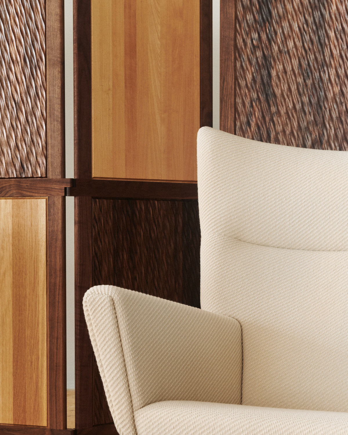 CH445 Wing Chair, Umi tekstil af Hans J. Wegner - 5 - Jacobsen Plus