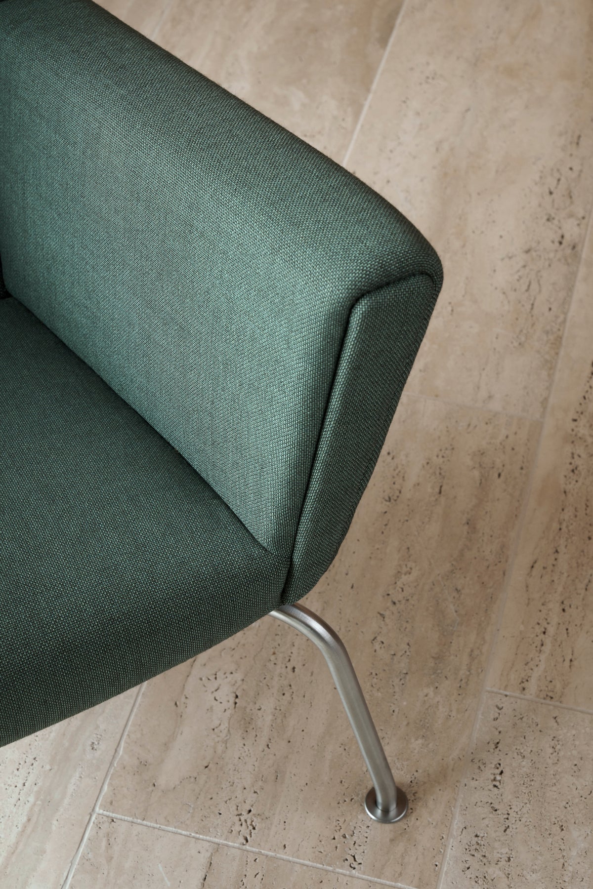 CH445 Wing Chair af Hans J. Wegner - 5 - Jacobsen Plus