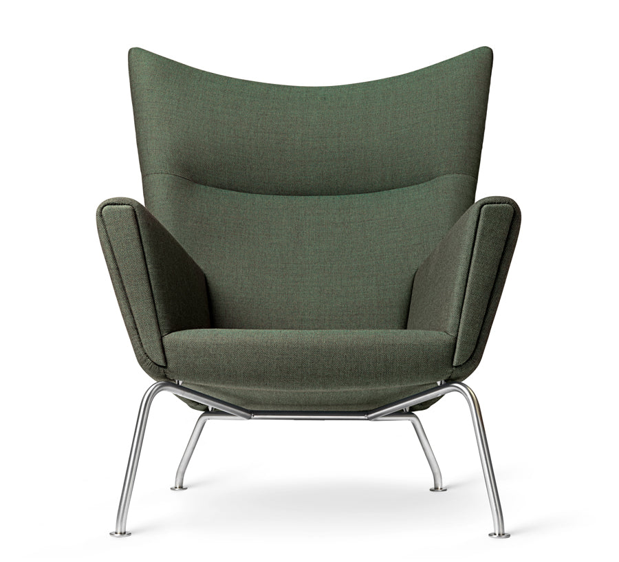 CH445 Wing Chair af Hans J. Wegner - Tekstil: Passion 3101 - Jacobsen Plus