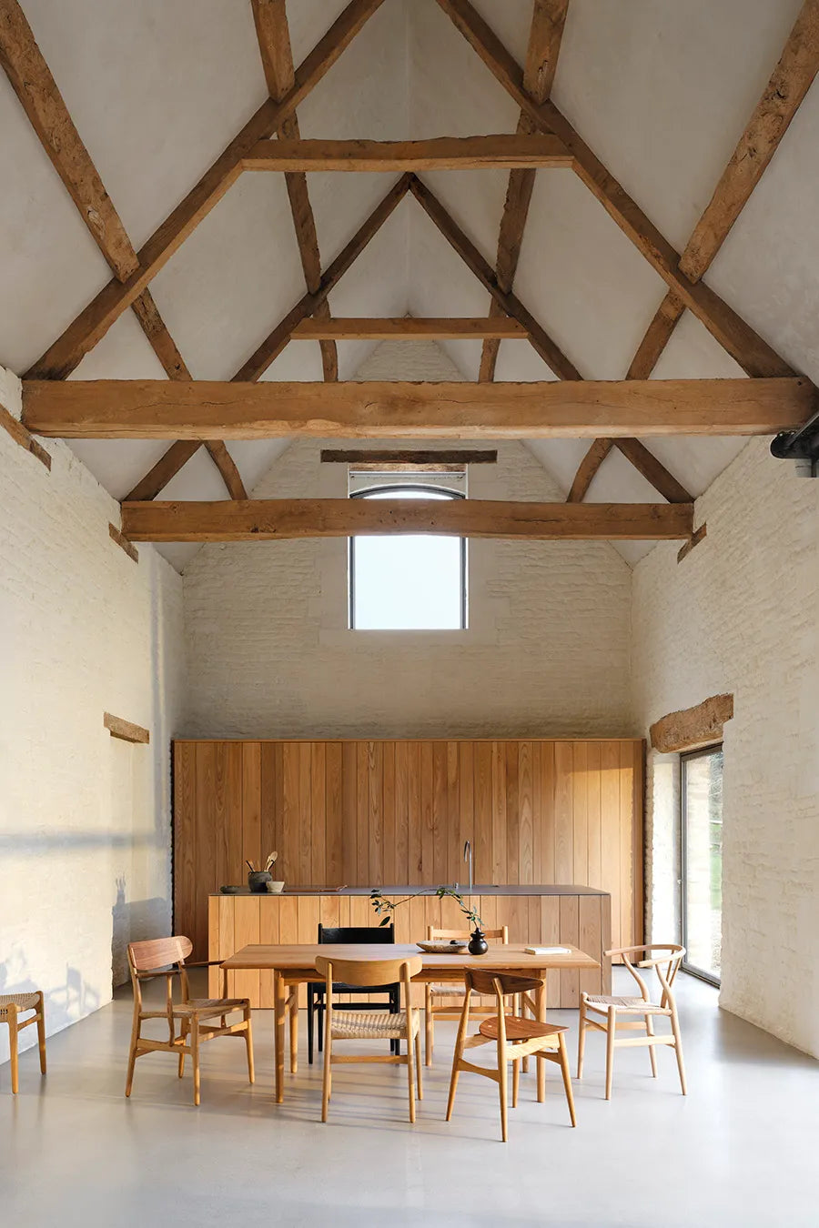 Y-stol CH24, Eg hvidolie af Hans J. Wegner