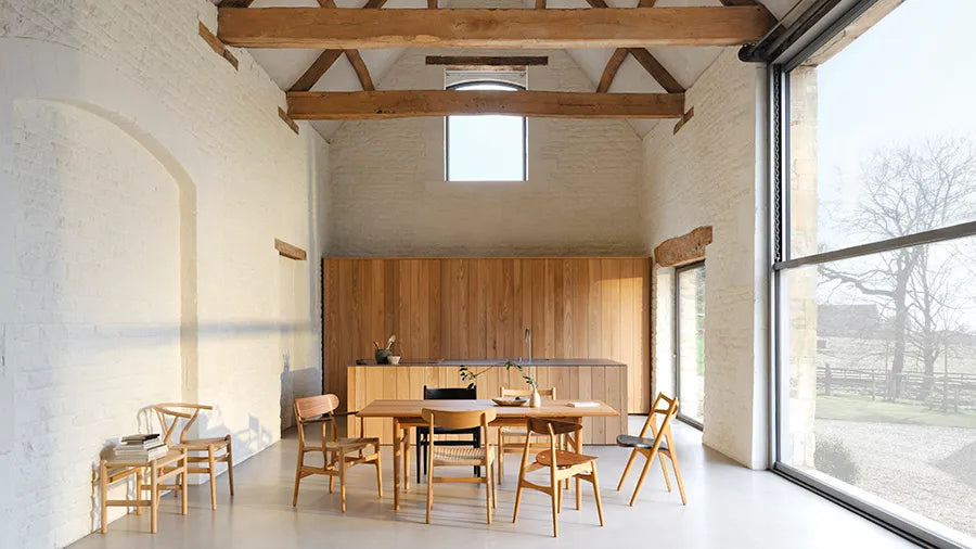 Y-stol CH24, Eg hvidolie af Hans J. Wegner