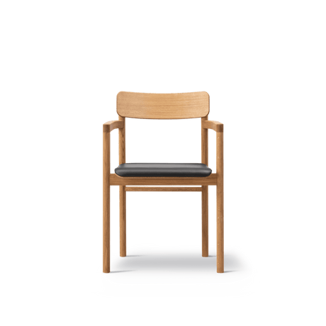 Post Spisebordsstol olieret eg, sædepolstret omni 301 sort læder fra Fredericia Furniture - 2 - Jacobsen Plus