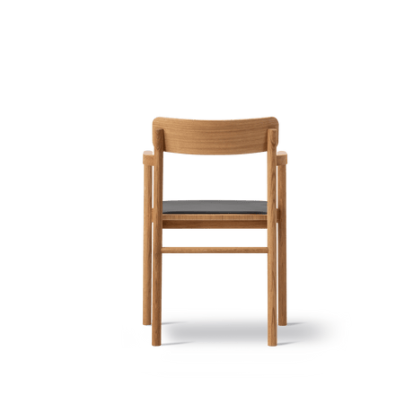 Post Spisebordsstol olieret eg, sædepolstret omni 301 sort læder fra Fredericia Furniture - 4 - Jacobsen Plus