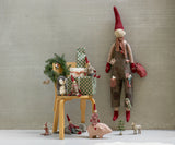 Nisse, str. 2  Nissepige med rød kjole fra Maileg 2025 - 2 - Jacobsen Plus