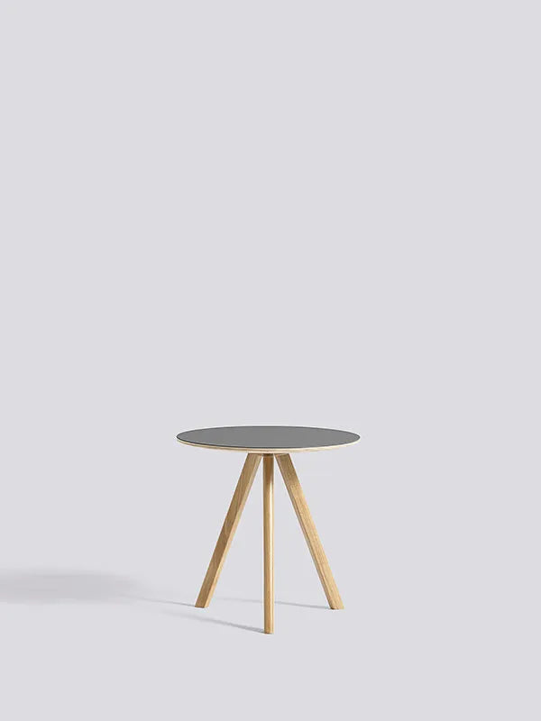 Copenhague CPH20 Sofabord, Ø50 cm fra Hay - Lakeret eg / Grå linoleum - Jacobsen Plus