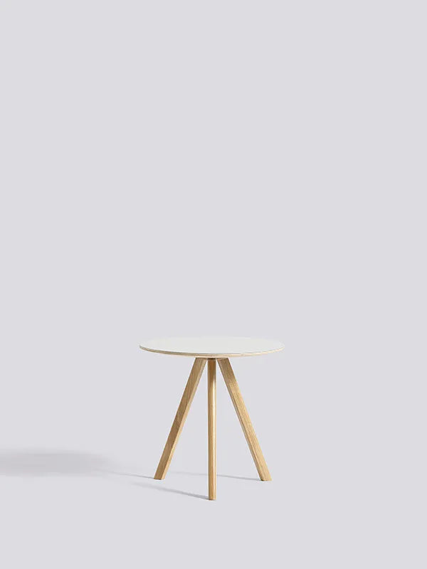 Copenhague CPH20 Sofabord, Ø50 cm fra Hay - Lakeret eg / Off white linoleum - Jacobsen Plus