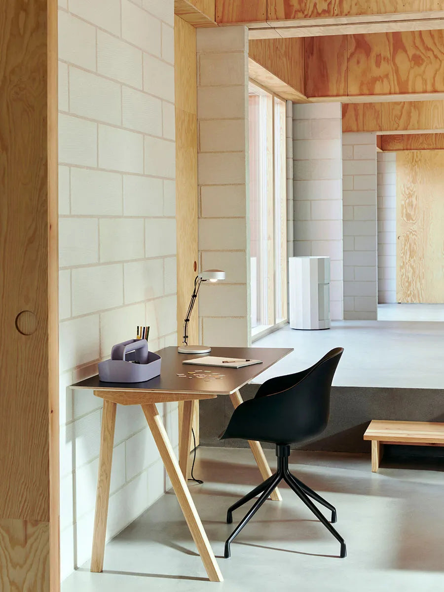 Cupola Desk Lamp fra Hay