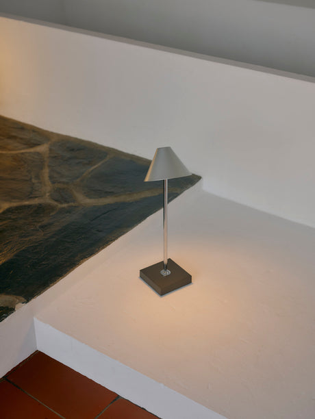 Santa & Cole - Gira Mini, portable bordlampe - Naturlig aluminium - Jacobsen Plus