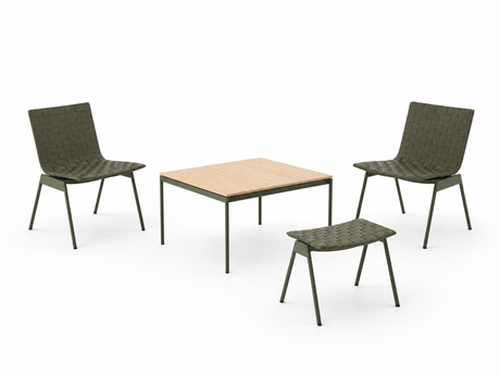 Ville loungesæt i Teak & Bronze Green med 1 loungebord, 1 skammel og 2 stole fra &Tradition - 1 - Jacobsen Plus