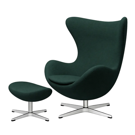 Ægget, Christianshavn stof, drejelig inkl. skammel af Arne Jacobsen - Mørk grøn 1161 - Jacobsen Plus
