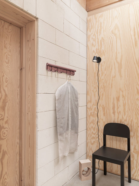 Tip Wall Lamp fra Muuto - Black - Jacobsen Plus