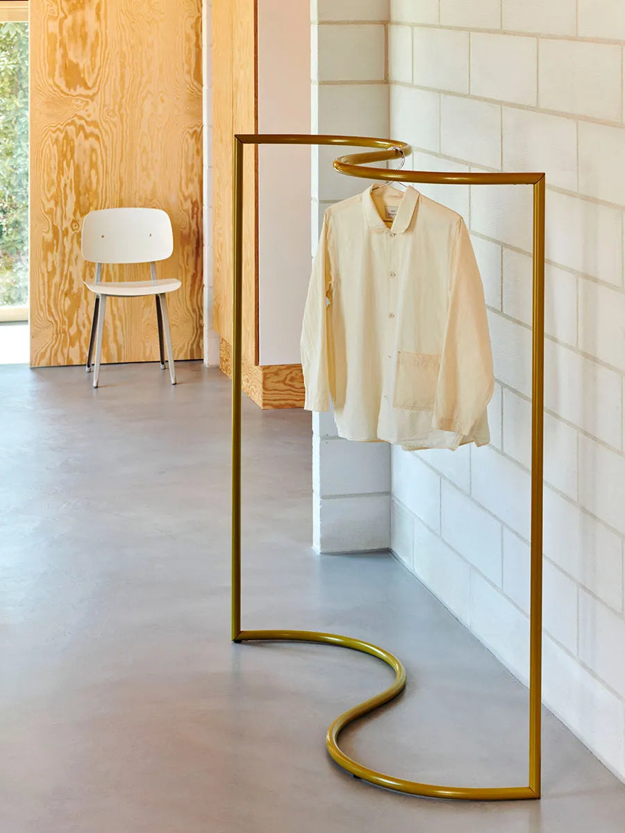 Colour Rack S-Shape fra Hay