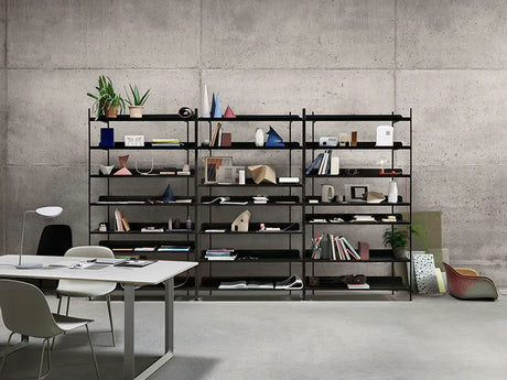 Compile Shelving System, configuration 8 fra Muuto - Black - Jacobsen Plus