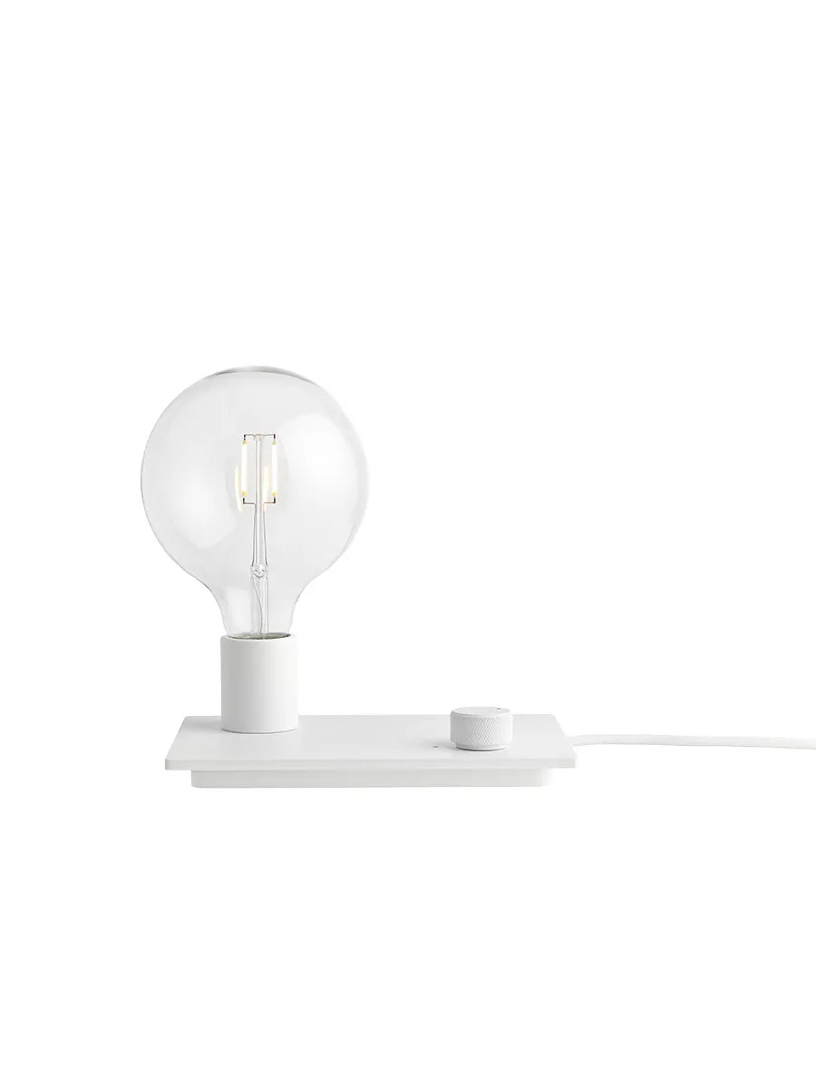 Control Table Lamp fra Muuto - White - Jacobsen Plus