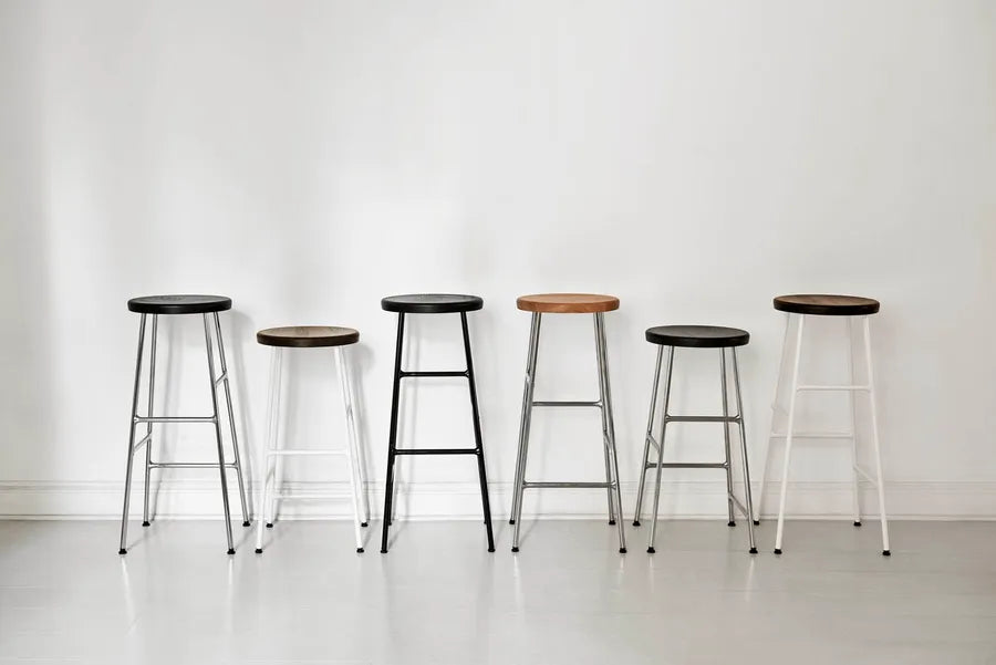 Cornet Barstol fra Hay - Low / Smoked oak / Cream white powder coated steel - Jacobsen Plus