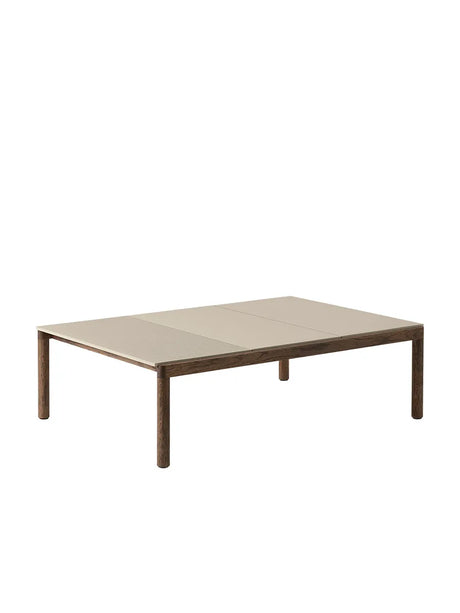Couple Coffee Table, 120 x 84 cm fra Muuto - Sand - Dark Oiled Oak / Wavy - Jacobsen Plus