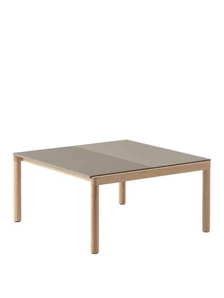Couple Coffee Table, 80 x 84 cm fra Muuto - Taupe - Oak / Wavy - Jacobsen Plus