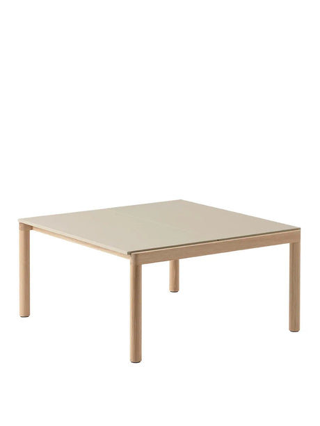 Couple Coffee Table, 80 x 84 cm fra Muuto - Sand - Oak / Plain - Jacobsen Plus