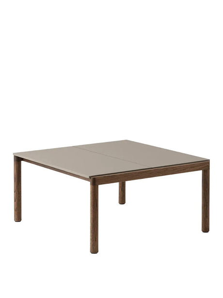 Couple Coffee Table, 80 x 84 cm fra Muuto - Taupe - Dark Oiled Oak / Plain - Jacobsen Plus