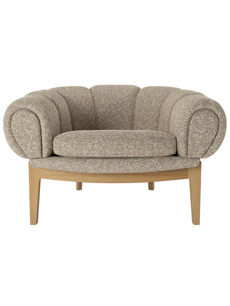 Croissant Lounge Chair, fabric fra GUBI - Prisgruppe 1 / Massiv olieret egetræ - Jacobsen Plus