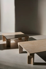Doric Coffee Table 80 x 80 cm, Neutral White Travertine fra GUBI - 5 - Jacobsen Plus