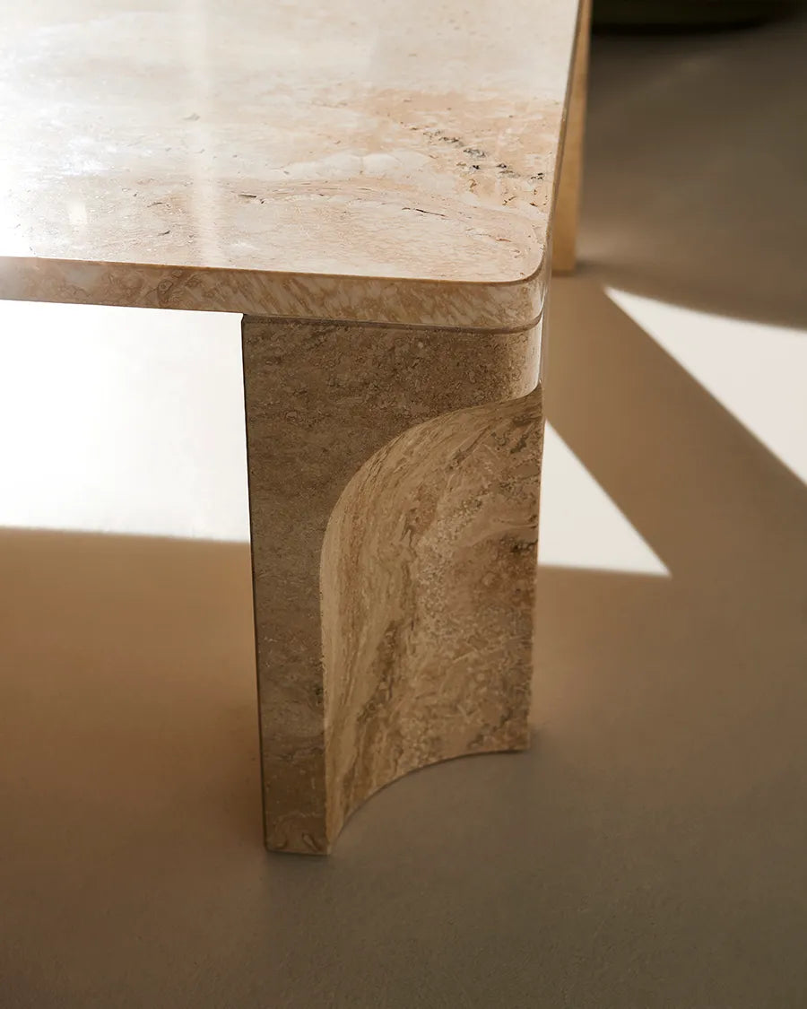 Doric Coffee Table 80 x 80 cm, Neutral White Travertine fra GUBI - 4 - Jacobsen Plus