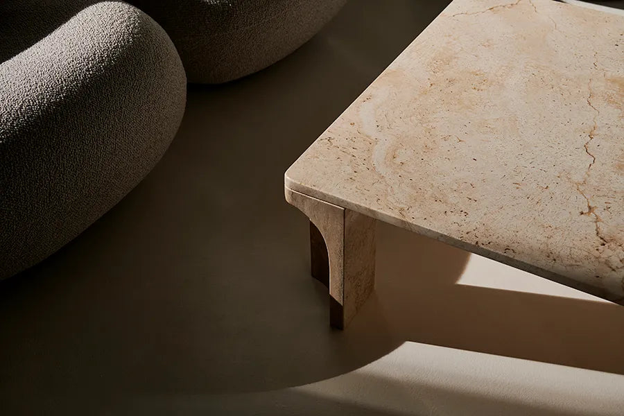 Doric Coffee Table 140 x 80 cm, Neutral White Travertine fra GUBI - 5 - Jacobsen Plus