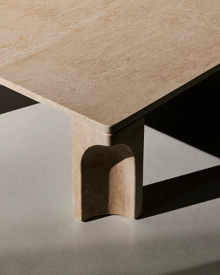Doric Coffee Table 80 x 80 cm, Neutral White Travertine fra GUBI - 3 - Jacobsen Plus