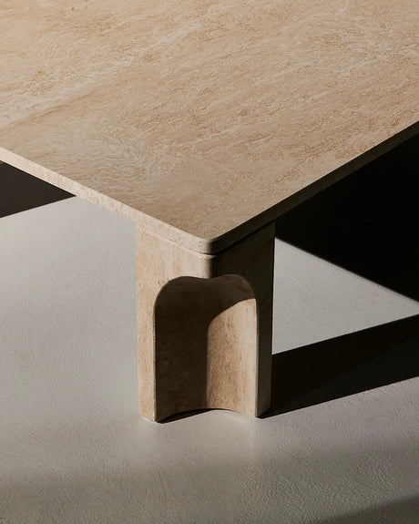 Doric Coffee Table 80 x 80 cm, Neutral White Travertine fra GUBI - 3 - Jacobsen Plus