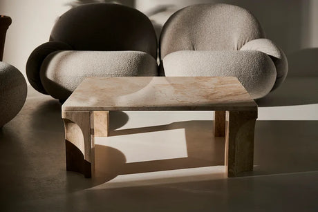 Doric Coffee Table 80 x 80 cm, Neutral White Travertine fra GUBI - 2 - Jacobsen Plus