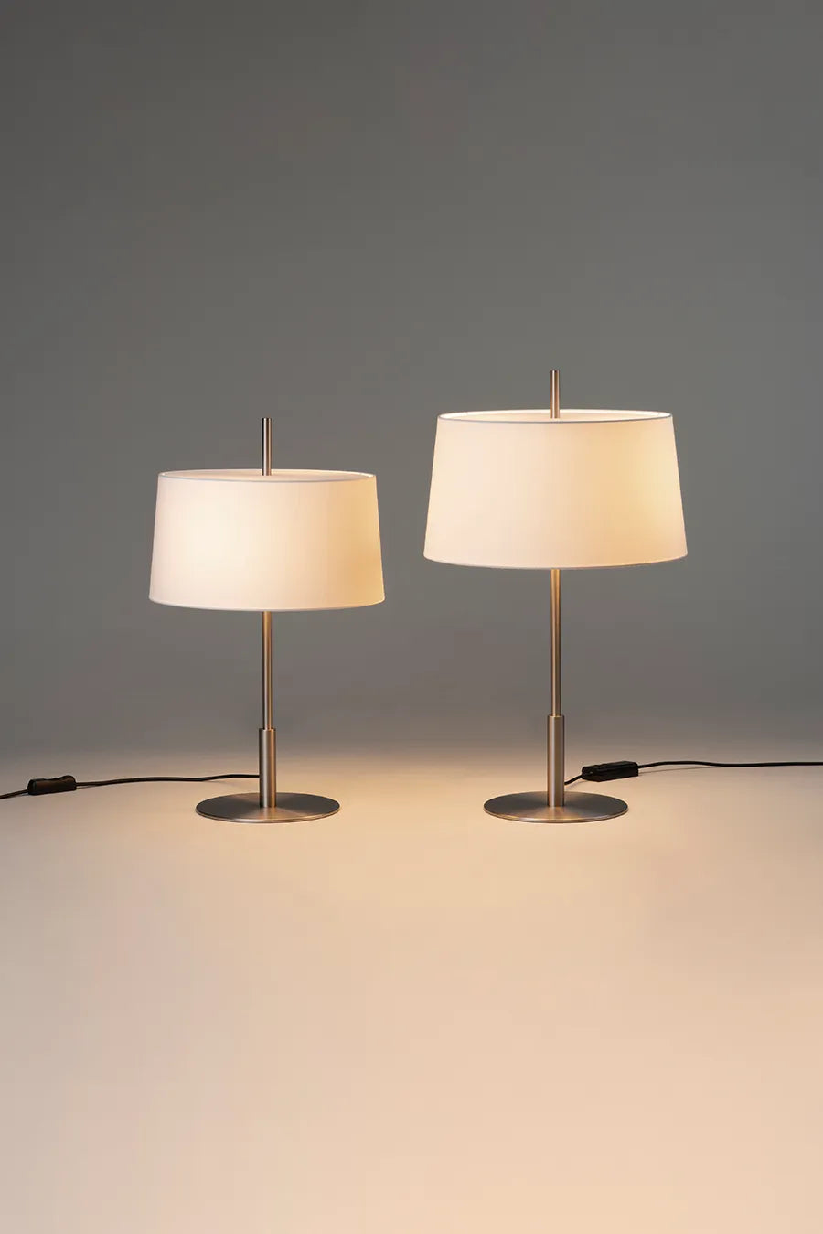 Diana Menor Bordlampe fra Santa and Cole - 4 - Jacobsen Plus