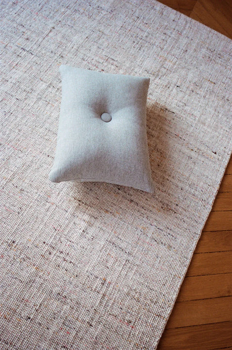 Dot Cushion Mode fra Hay - Warm grey - Jacobsen Plus
