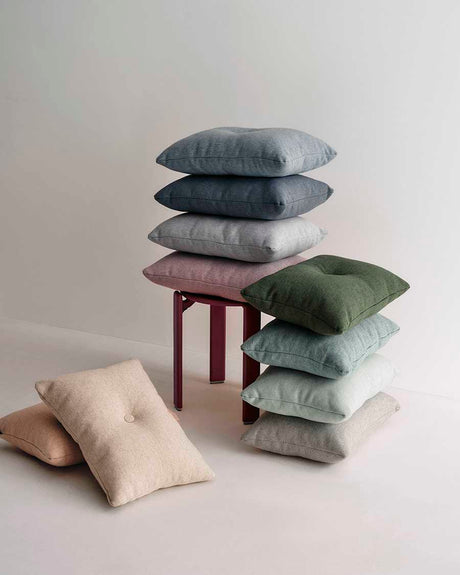 Dot Cushion Mode fra Hay - Warm grey - Jacobsen Plus