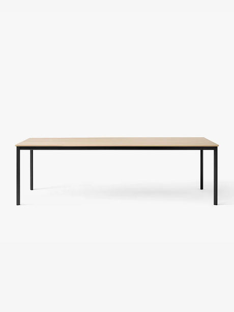 Drip Bord fra &Tradition - L: 141-170 x W: 80 x H: 74 cm / Black Aluminium / Oak Wood Veneer - Jacobsen Plus