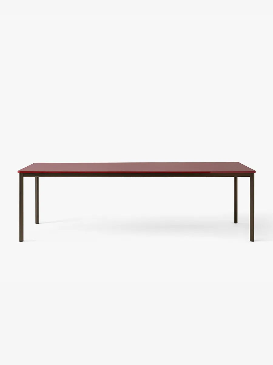 Drip Bord fra &Tradition - L: 251-300 x W: 100 x H: 74 cm / Black Aluminium / Burgundy Forbo Linoleum - Jacobsen Plus