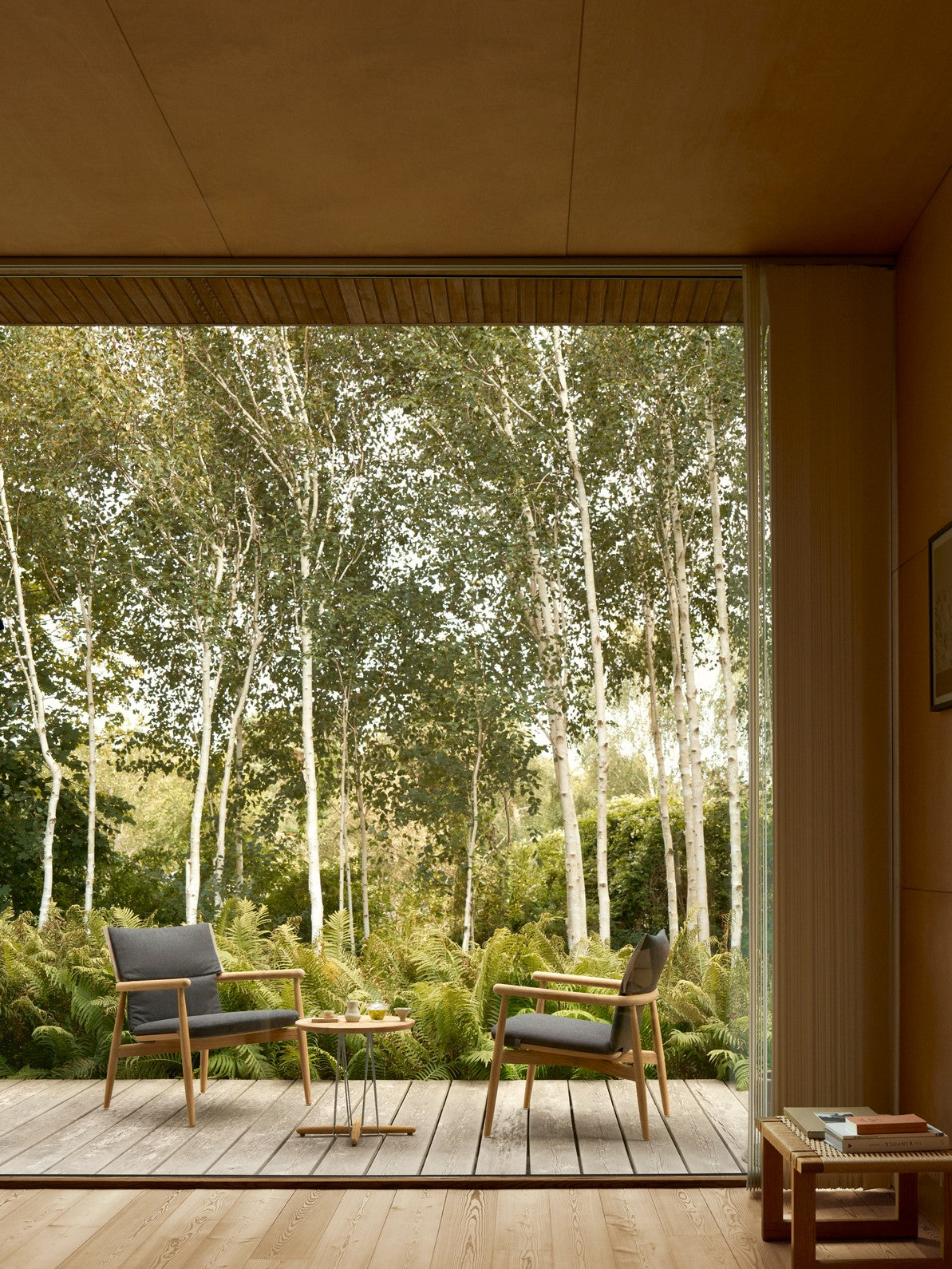 E018 Embrace udendørs loungestol fra Carl Hansen & Søn - 3 - Jacobsen Plus