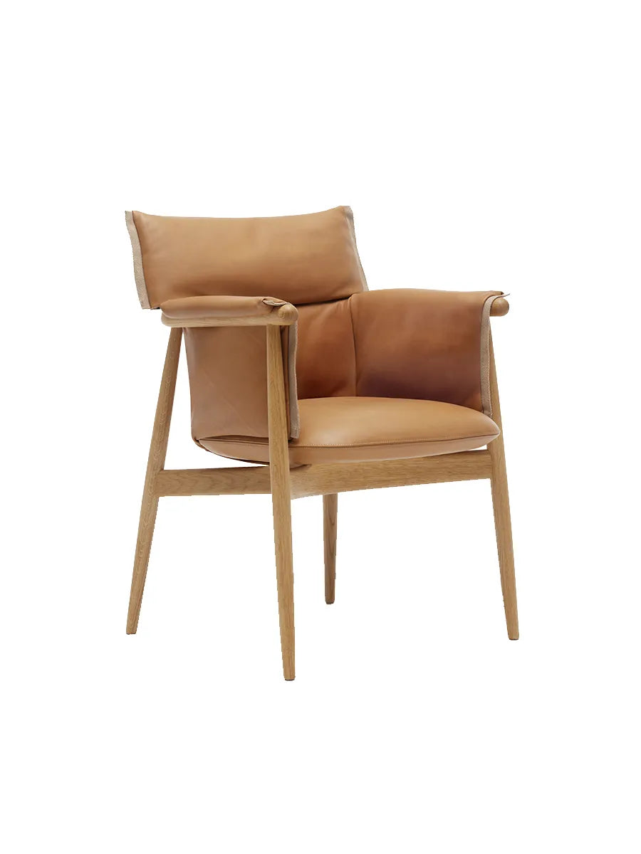 E005 Embrace Chair af EOOS - 6 - Jacobsen Plus