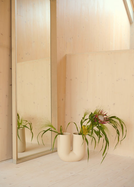 Kink Vase H 39 cm, sand fra Muuto - 2 - Jacobsen Plus