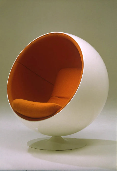 The Ball Chair af Eero Aarnio - 2 - Jacobsen Plus