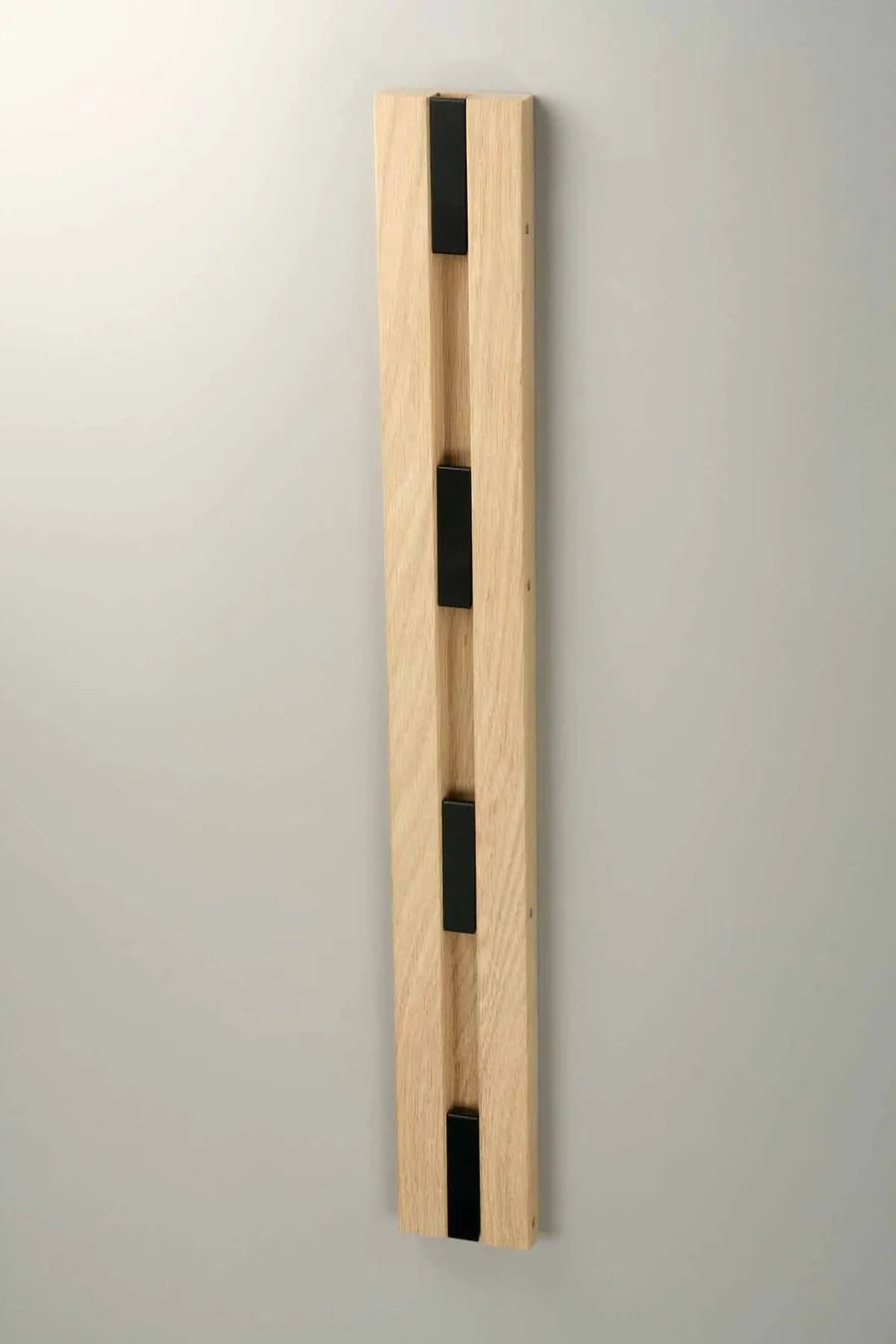 Lodret KNAX knagerække fra LoCa