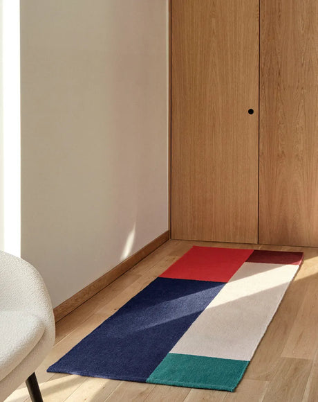 Ethan Cook Flat Works, 80x250 cm fra Hay - 2 - Jacobsen Plus