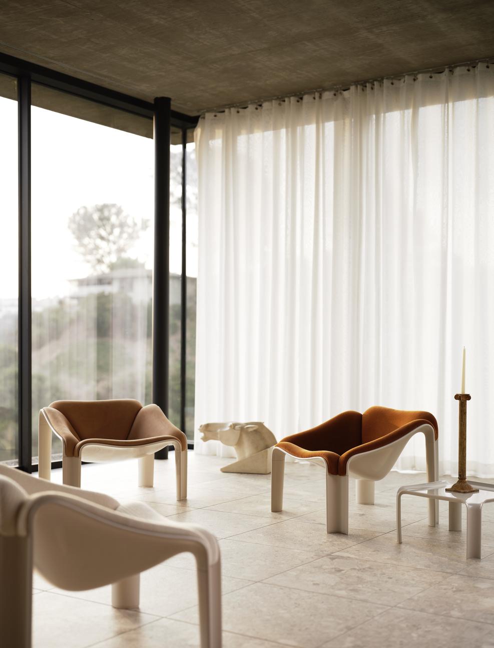 F300 Lounge Chair fra Gubi - 1 - Jacobsen Plus