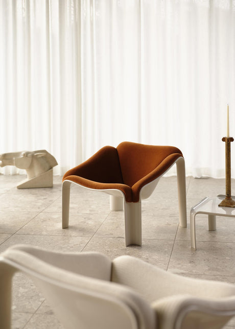 F300 Lounge Chair fra Gubi - 1 - Jacobsen Plus