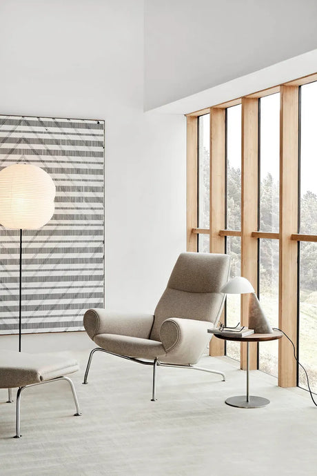 Queen Lænestol af Hans J. Wegner - Stofgruppe 1 - Jacobsen Plus