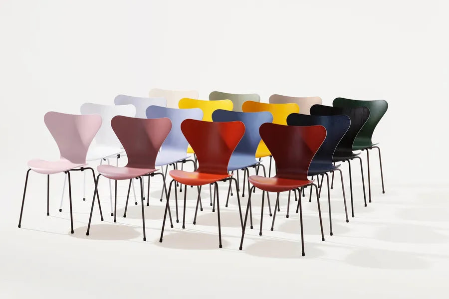 3107 Serie 7 stol lakeret af Arne Jacobsen - 2 - Jacobsen Plus