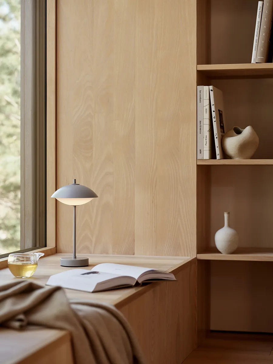 Clam Portable Lamp fra Fritz Hansen
